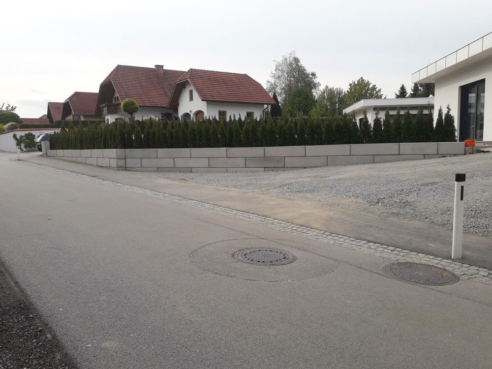 Steinmauern bei Neulinger & Leidinger Legosteinmauer